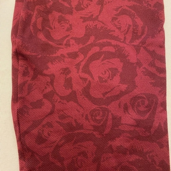 SPANX Look At Me Now Garnet Rose Leggings, Size L - Picture 3 of 6